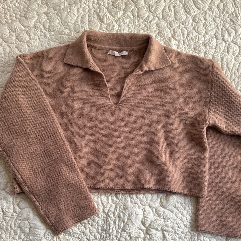 Cropped V-Neck Collared Sweater in Dusty Rose